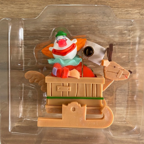 Vintage Hallmark JINGLE BELL Creepy CLOWN Gag Gift Musical Christmas Ornament - Picture 3 of 10